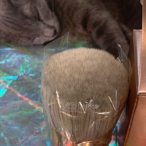 Patrick Ta Bath & Body - NEW IN BOX Patrick Ta BODY BRUSH for Major GlowOil Patrick Ta Bath & Body - NEW IN BOX Patrick Ta BODY BRUSH for Major GlowOil